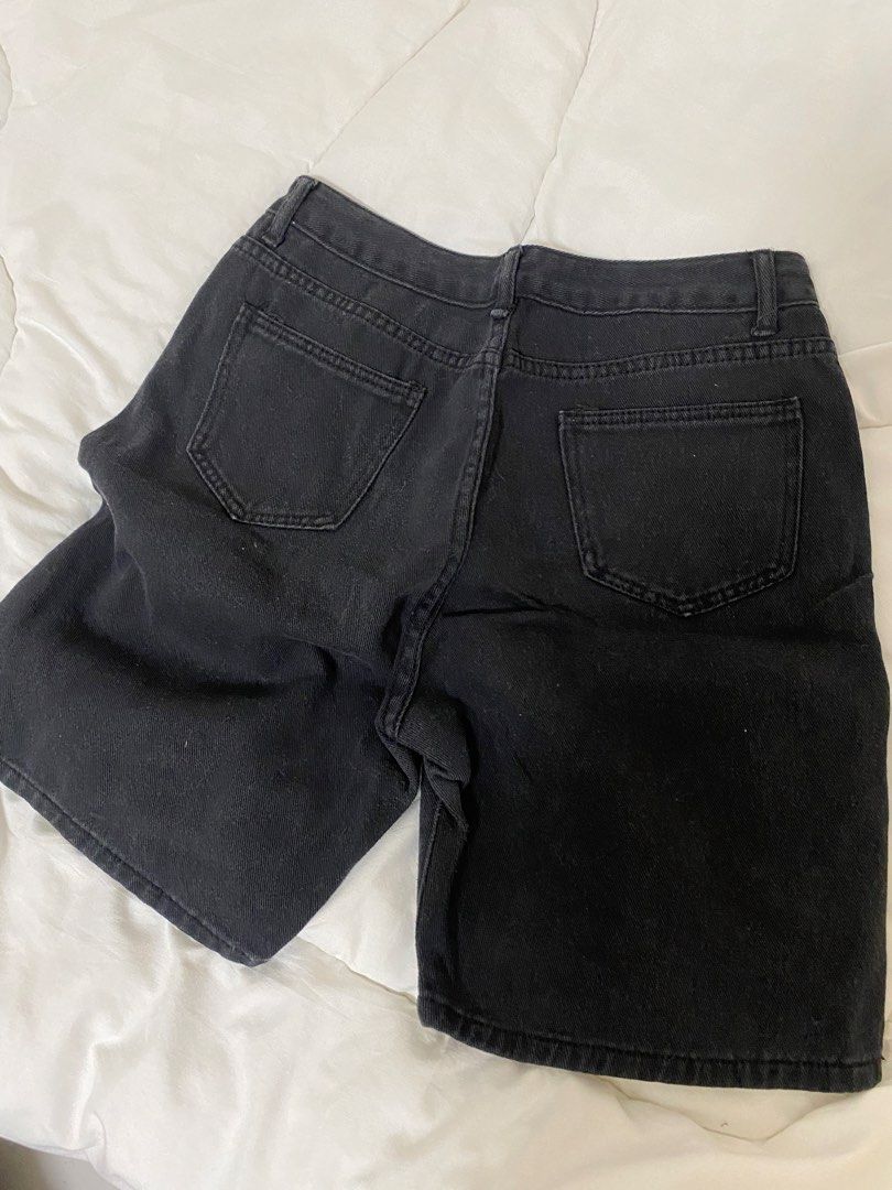 Black Denim Shorts (Category: Shorts) located in Manila. Submitted by eileenmaye67636 (Listing ID 1466705972, Image 2). Description: PRELOVED! black waist: 30 inch length: 18 inch shipping: j&t and lalamove.