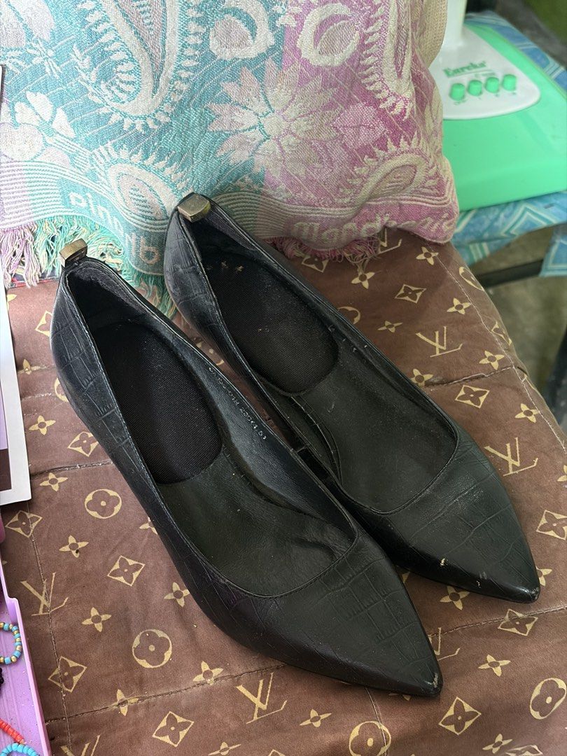 Black 2 inch Heels (Category: Heels) located in Muntinlupa City. Submitted by shoujikiyedips (Listing ID 1466673574, Image 2). Description: .