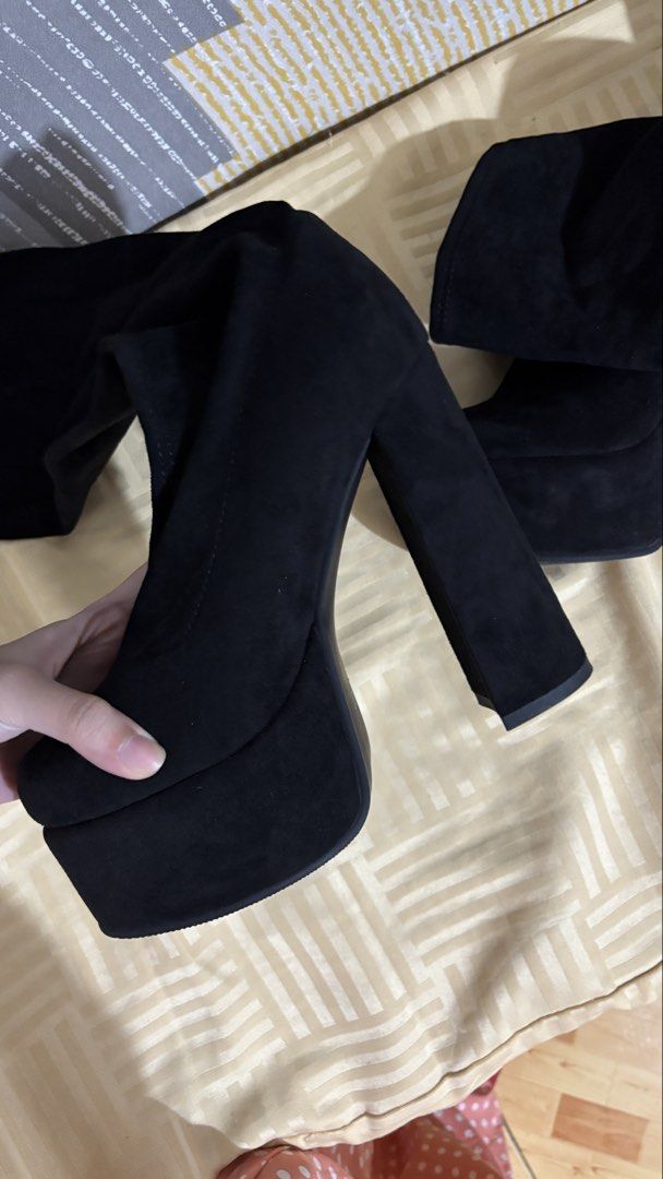 Black High Boots Size 37 (Category: Boots) located in Caloocan City. Submitted by chleeo.lscn (Listing ID 1466717245, Image 2). Description: .