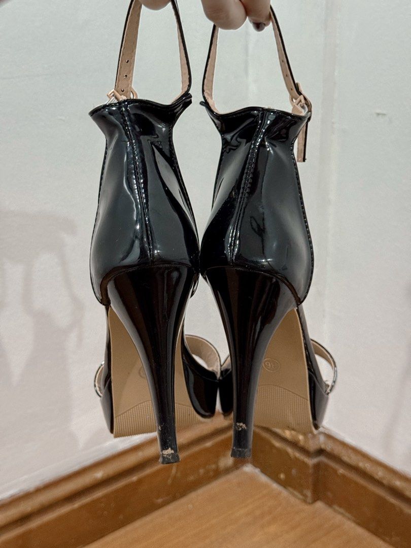 Black high heels sandals size 6 (Category: Sandals) located in Dasmarinas. Submitted by three_eleven.mnl (Listing ID 1466673449, Image 2). Description: Used once! So chic ✨ - size 6 - heels ht 4 inches - Shipping via J&T or same day delivery couriers. - Pick up: Salawag, Dasmariñas City, Cavite or BGC.