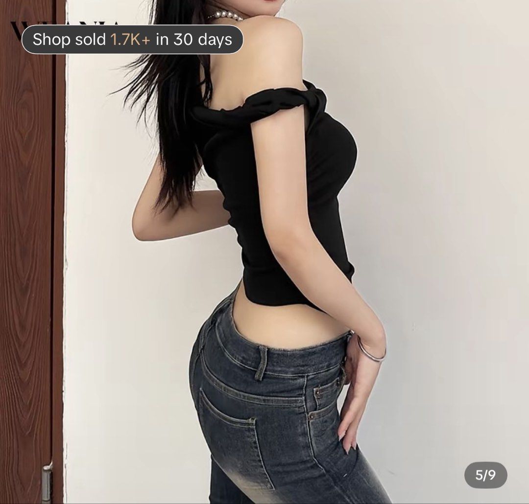 Black Offshoulder Irregular Pleated Top (Category: Blouses) located in Hermosa. Submitted by alxgtz (Listing ID 1466717119, Image 1). Description: Fits XS-S Comfy material.