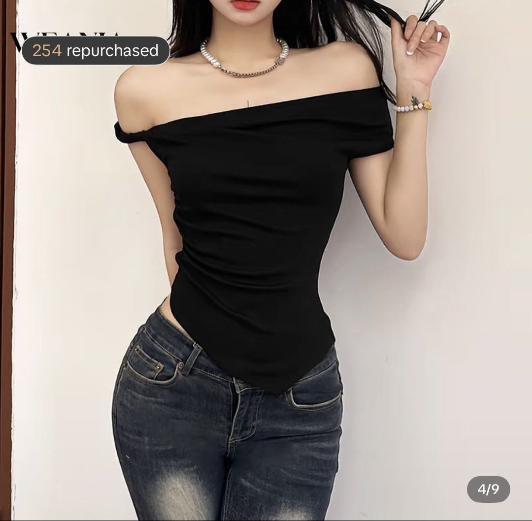 Black Offshoulder Irregular Pleated Top (Category: Blouses) located in Hermosa. Submitted by alxgtz (Listing ID 1466717119, Image 2). Description: Fits XS-S Comfy material.