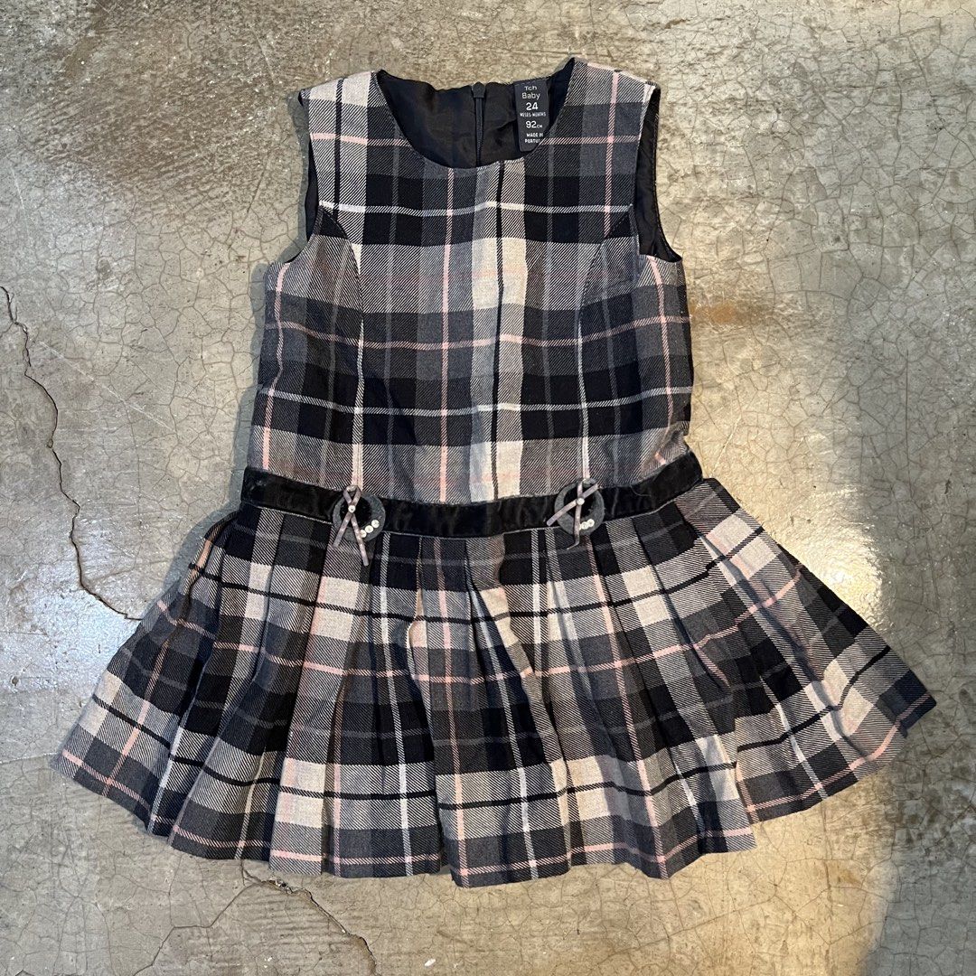 black pink grey plaid dress (Category: Babies & Kids Fashion) located in Candaba. Submitted by localluna (Listing ID 1466687361, Image 1). Description: .