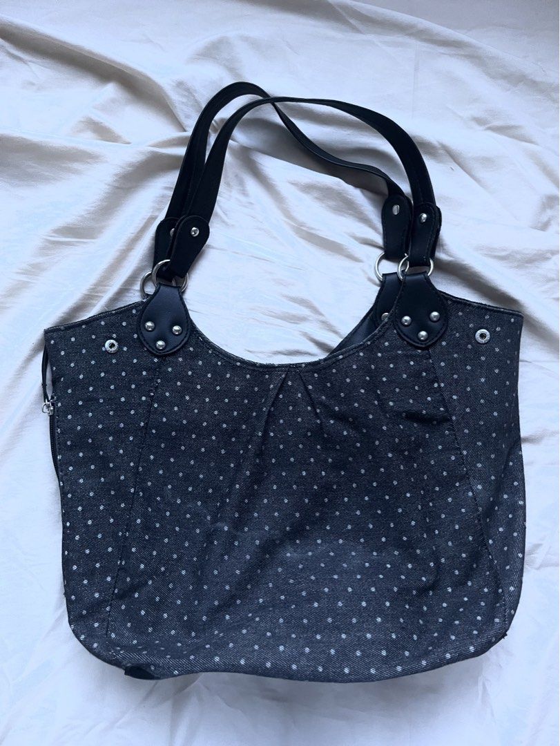 black polka dot tote shoulder bag (Category: Tote Bags) located in Quezon City. Submitted by flomilli (Listing ID 1466658415, Image 1). Description: will wash before shipping.