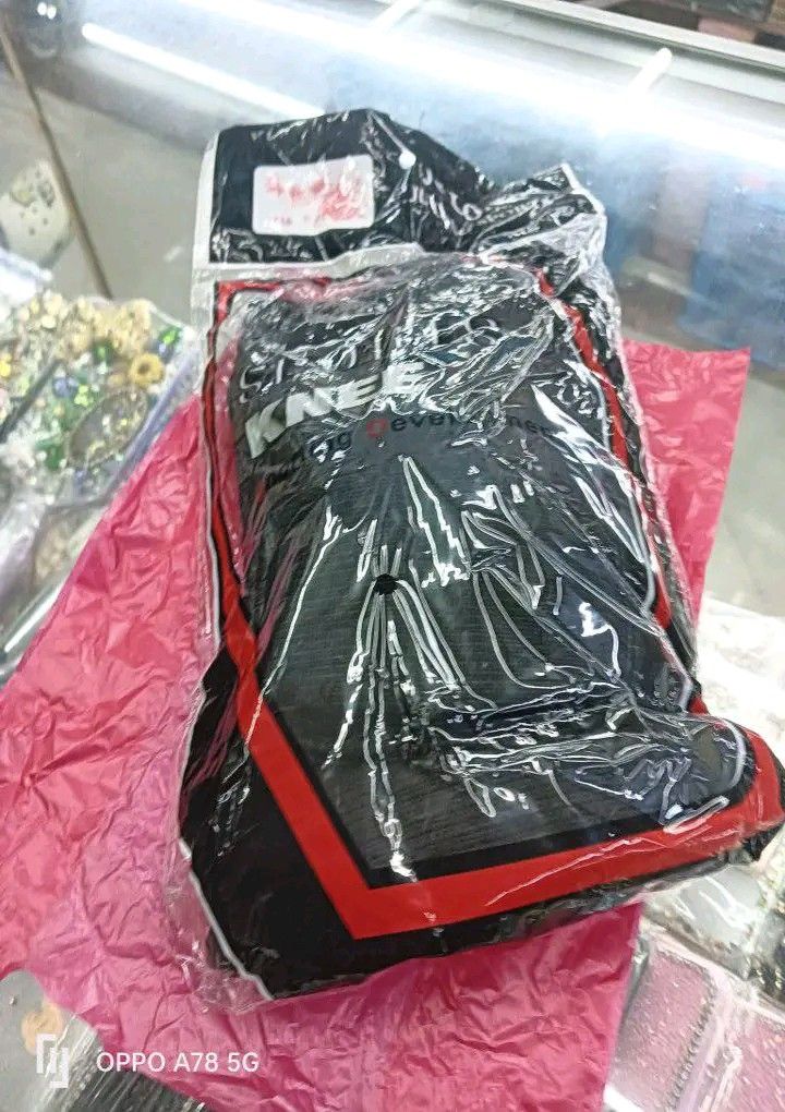 Black Protective Knee Pads Sport Gear (Category: Braces, Support & Protection) located in Manila. Submitted by iliasjen3082126 (Listing ID 1466626174, Image 1). Description: - Brand new and still sealed in original plastic packaging - Thick front cushioning for maximum impact protection - Flexible, stretchy fabric for a comfortable fit over joints - Ideal for sports, skating, gym workouts, and general support - Ready for shipping or meetup.