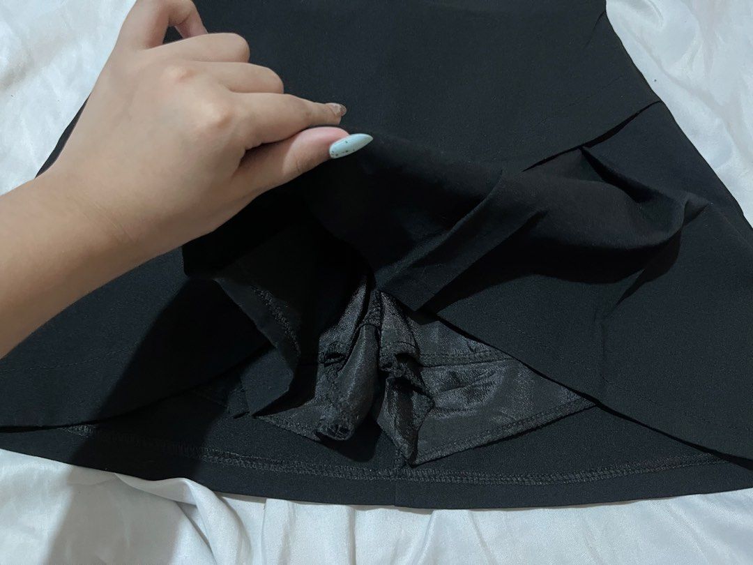 Black Skirt (Category: Skirts) located in Subic. Submitted by cyrelll (Listing ID 1466650032, Image 3). Description: SIZE: 24-26 inches.