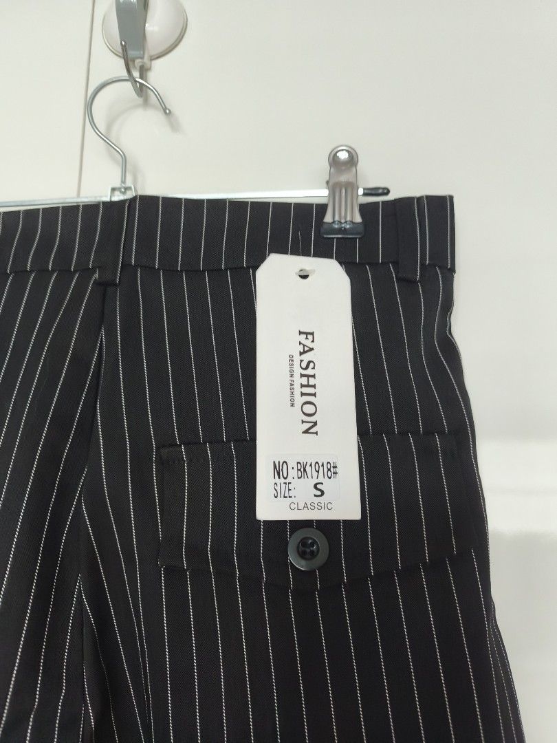 Black Stripes Wide Leg Trouser (Category: Coats, Jackets and Outerwear) located in Manila. Submitted by smilefashion08 (Listing ID 1466574670, Image 3). Description: .