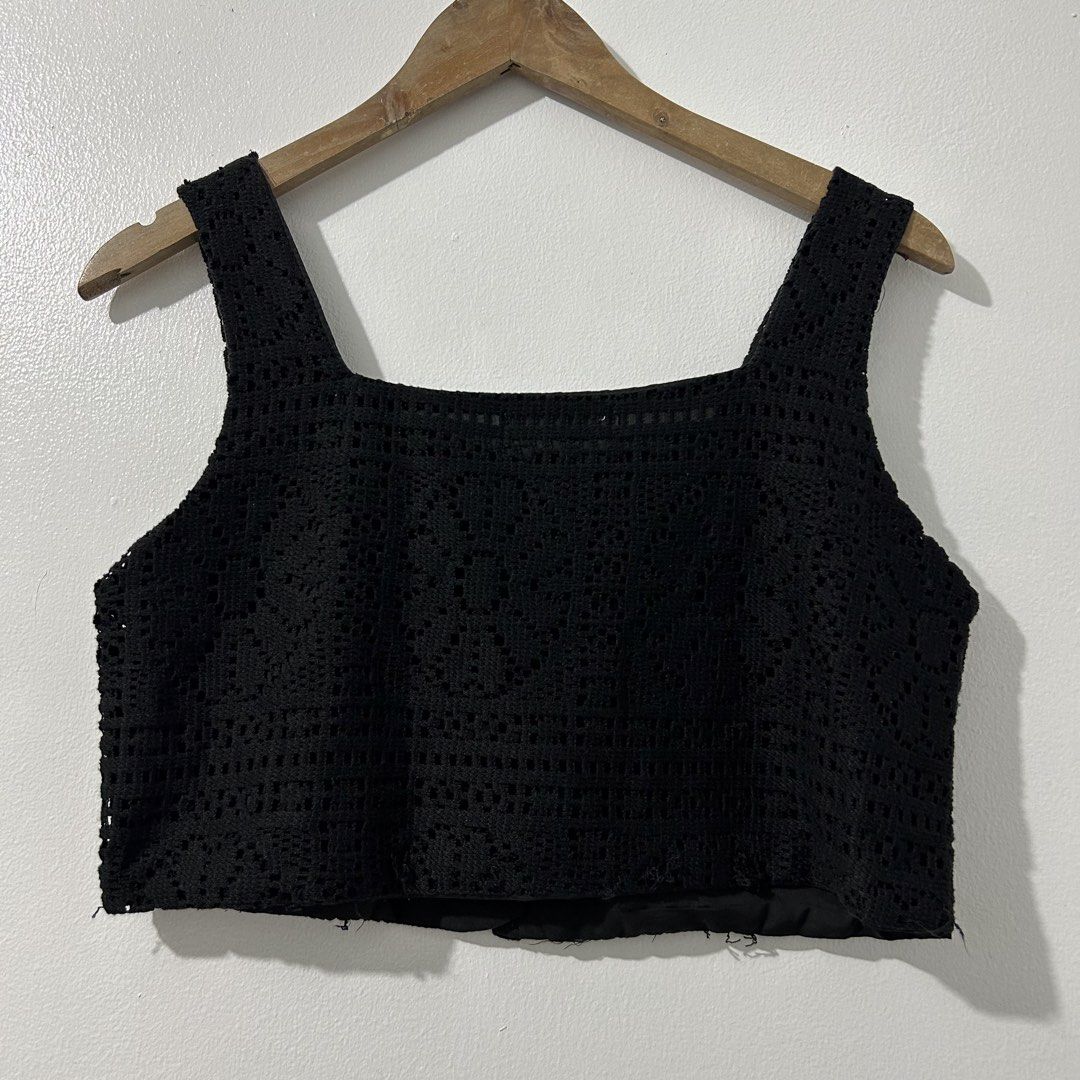 Black Top (Small to Medium) (Category: Sleeveless) located in Caloocan City. Submitted by lulufanatics (Listing ID 1466715977, Image 2). Description: For Free If there's a purchase on my listing more than 500Php..