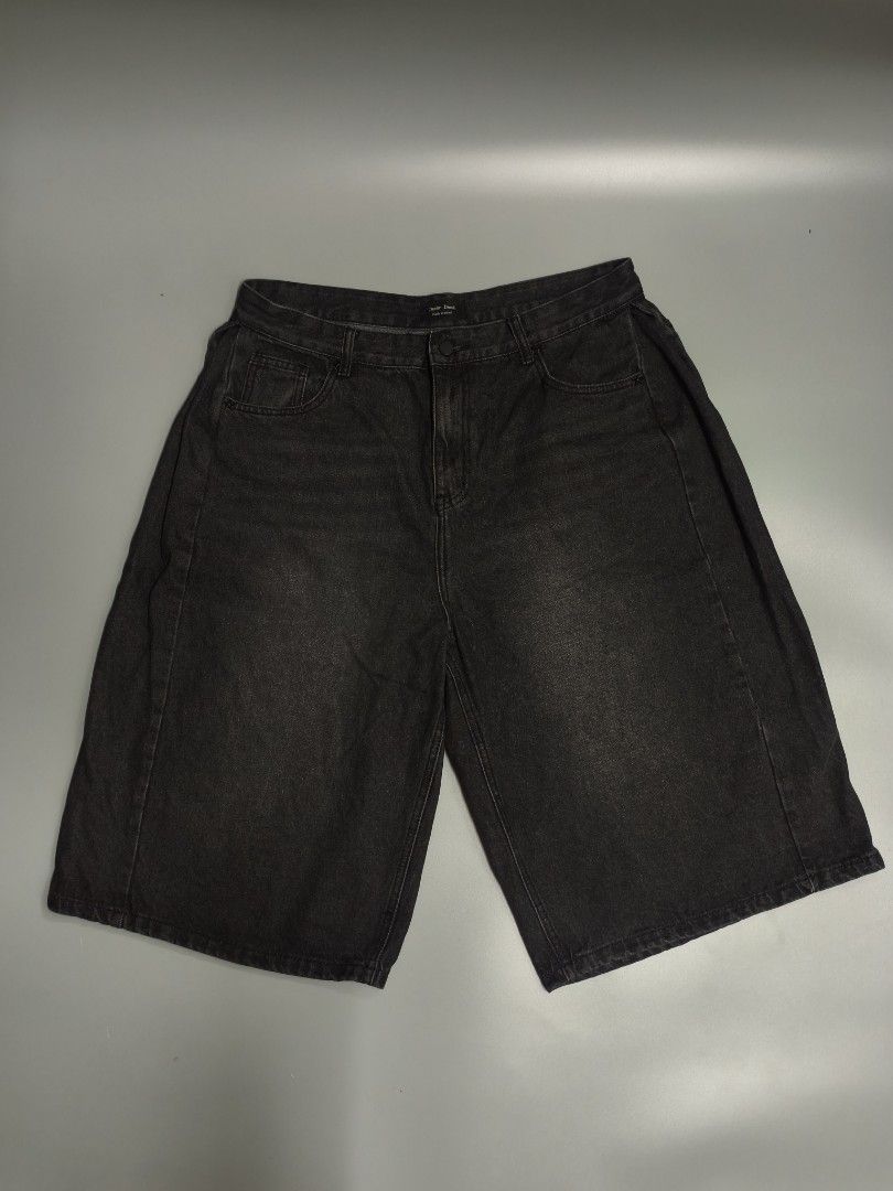 Black washed jorts (Category: Shorts) located in Cagayan de Oro. Submitted by solo_d3lux (Listing ID 1466723518, Image 1). Description: ‼️ Black washed jorts‼️ Waist - 36 Thigh - 16 Length - 28.5 Hem - 15 Location: Mindanao, CDO No issue ✅ Need wash MOP: Gcash/Cash MOD: Jnt Express/Meet up Unli video call on fb for safer transaction. Pm me to purchase!! 📩📩.