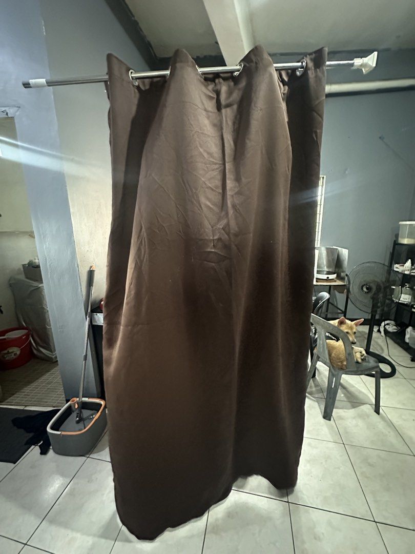 Blackout Curtain (Category: Curtains & Blinds) located in Makati City. Submitted by jadyy__ (Listing ID 1466620962, Image 2). Description: ₱800 Gray (2 Pcs) Height: 9 feet Length: 9 feet ₱500 Dark Brown (2 pcs) Height: 7 feet Length: 5 feet 📍Sta. Quiteria, Caloocan City.