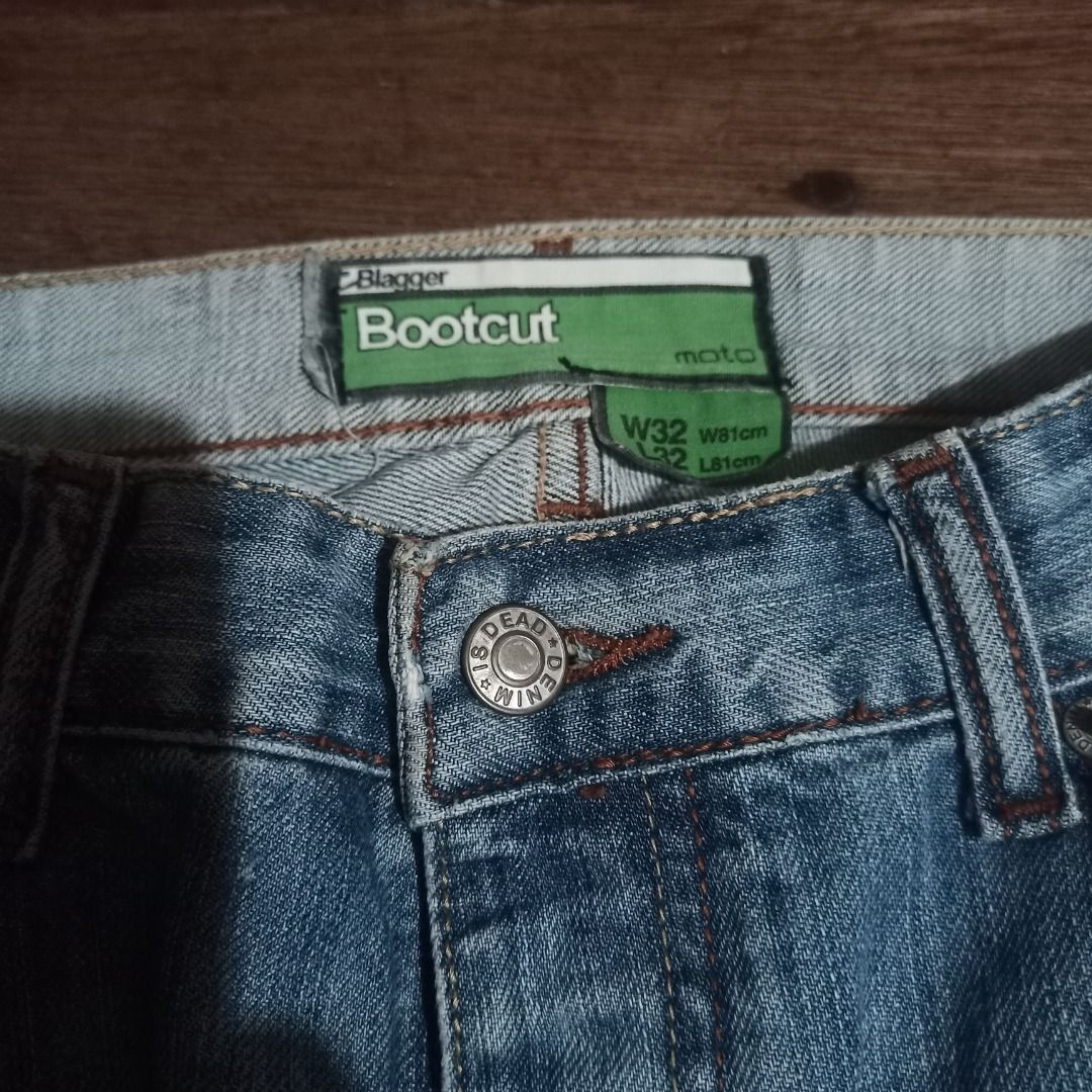 Blagger Bootcut Jeans (Category: Jeans) located in Cavite. Submitted by kurtgg.what (Listing ID 1466689985, Image 3). Description: Bootcut jeans with heel bite Good Condition DM! COURIER: J&T/LALAMOVE - Trendy light blue wash denim with a stylish flare leg cut - Classic 5-pocket styling featuring a secure zip fly and button closure - Edgy distressed hems at the bottom ankles - Unique contrast stitching detail on the back pockets - Super easy to m