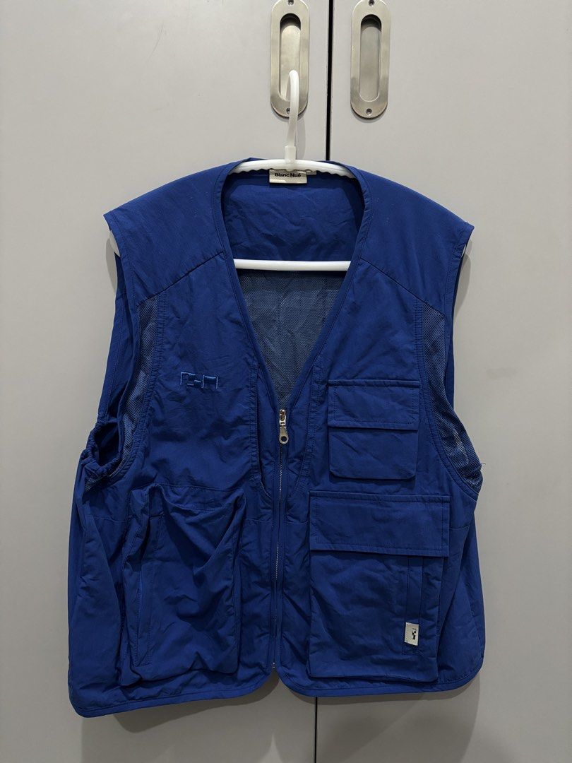 Blanc Nue Vest (Category: Vests) located in Makati City. Submitted by buymystuff01 (Listing ID 1466616296, Image 1). Description: Worn once.