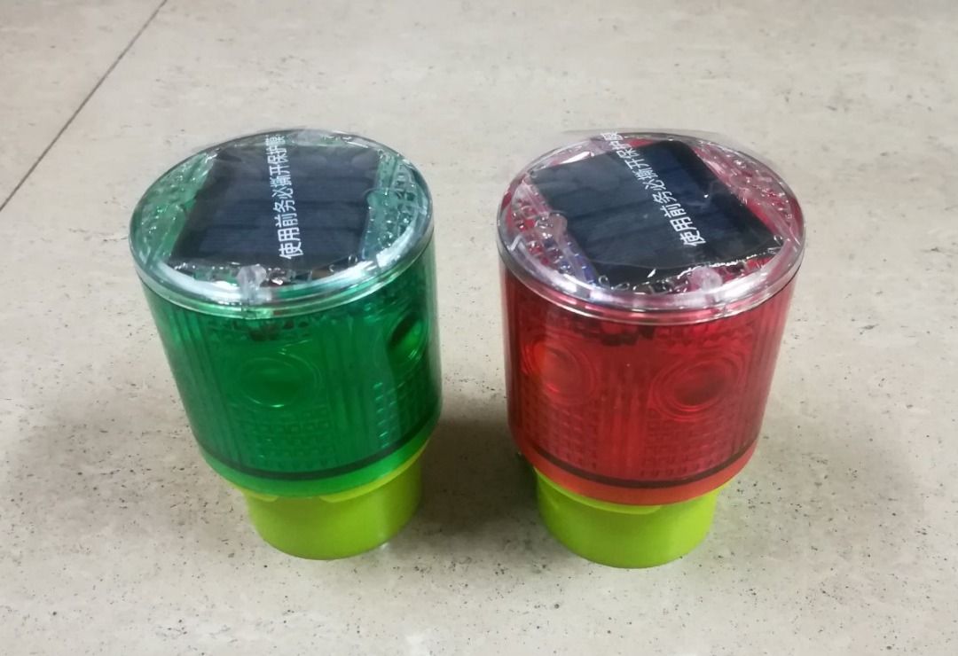 Blinker Solar LED Lights Warning Lights for Road, Boat Waterproof (Category: Industrial Equipment) located in Manila. Submitted by toplen (Listing ID 1466570464, Image 2). Description: Color: Red, Green Size: 12cm x 8cm Weight: 0.2kg Blinking No switch/ Automatic 6 pcs of led bulb light Battery capacity: 2.4v 1300mAh Solar panel: 0.3w 6v 50mA Waterproof: IP65 Mode flash 110 times/min Visual distance: ≥ 500m (in the dark) Brightness: 100LM This so