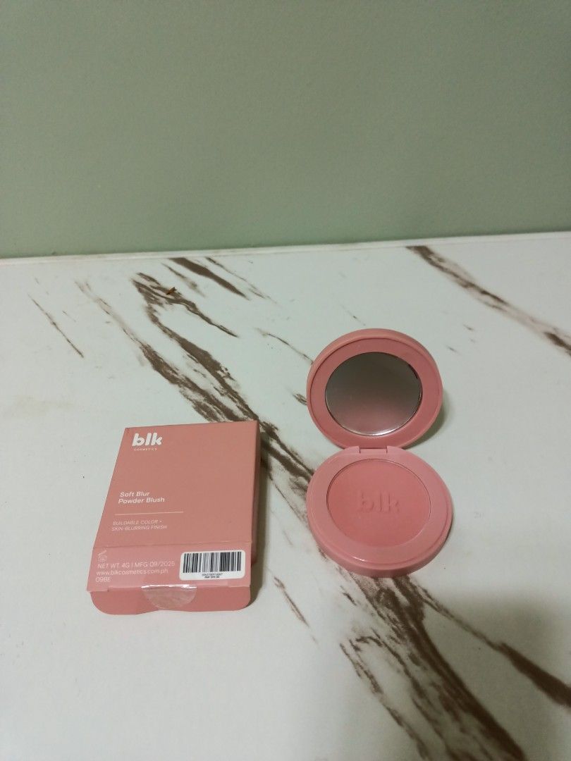 blk cosmetics Macaron Soft Blur Powder Blush (Category: Makeup) located in Antipolo. Submitted by cathrift_ (Listing ID 1466722131, Image 1). Description: - Brand: blk cosmetics - Shade: Macaron - swatch once .