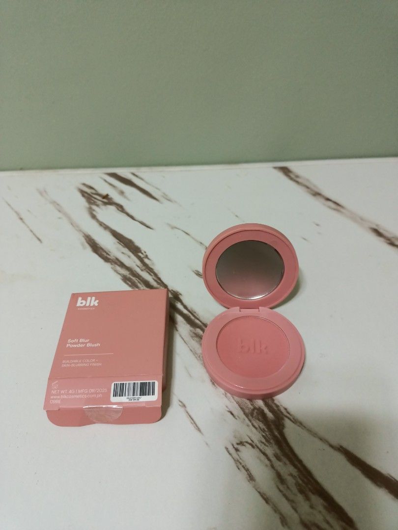 blk cosmetics Macaron Soft Blur Powder Blush (Category: Makeup) located in Antipolo. Submitted by cathrift_ (Listing ID 1466722131, Image 2). Description: - Brand: blk cosmetics - Shade: Macaron - swatch once .