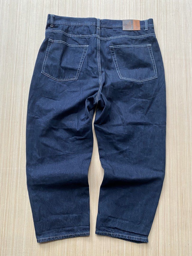 Blue Baggy Jeans (Category: Jeans) located in Manila. Submitted by argelsanti50438 (Listing ID 1466763251, Image 2). Description: size 38 length 40 good condition crispy.