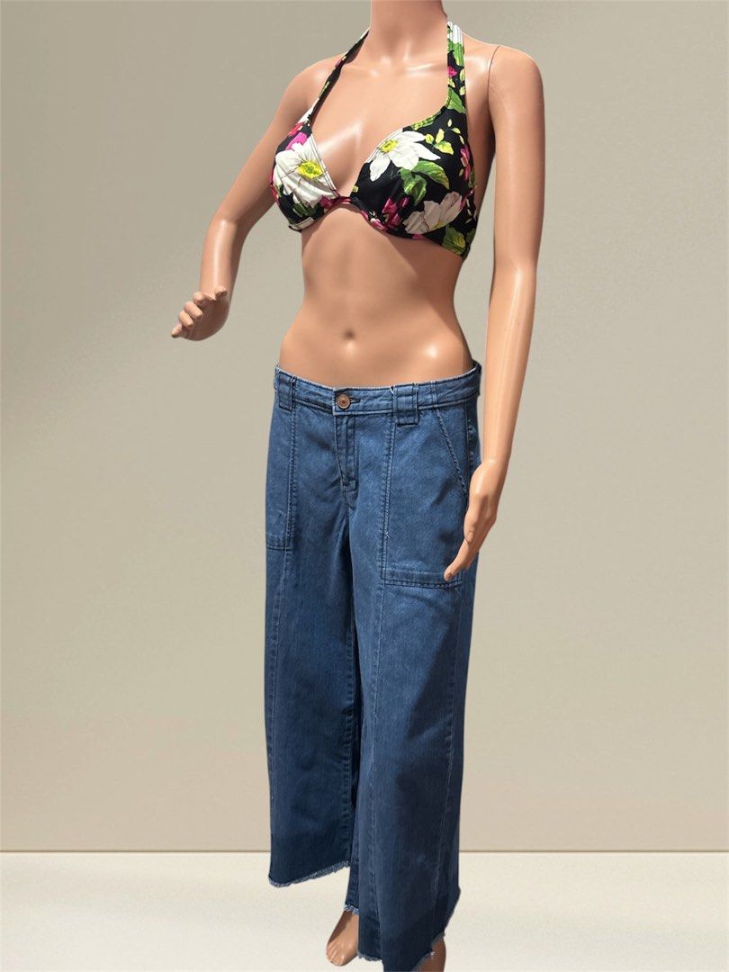 Blue Denim Culottes with Raw Hem (Category: Jeans) located in Pasig City. Submitted by burtonxxx (Listing ID 1466662622, Image 3). Description: - Style: Blue denim culottes with wide legs - Fit: Mid-rise with button closure and belt loops W-15 Rise-10 Length 35 Inseam 23 Hips 19 Leg op/ hem 12.