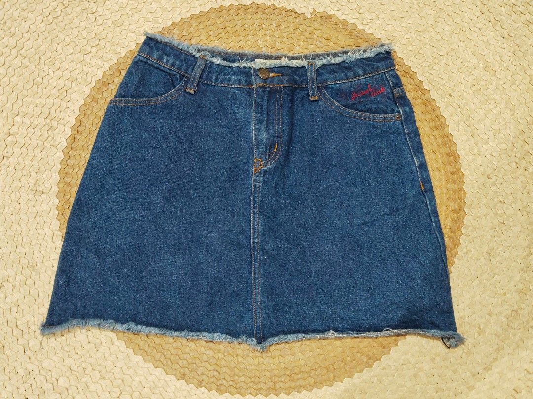 Blue denim mini skirt (Category: Skirts) located in San Juan City. Submitted by rhennx (Listing ID 1466757205, Image 1). Description: 📌Size: 28 📌 Length: 16.5 📌No inner 📌Need wash ‼️Please note that the actual color may slightly vary due to lighting and screen settings. Deliver via lalamove or J&T (SF shoulder by the buyer) PAYMENT FIRST: Cash/Gcash/Bank Transfer .