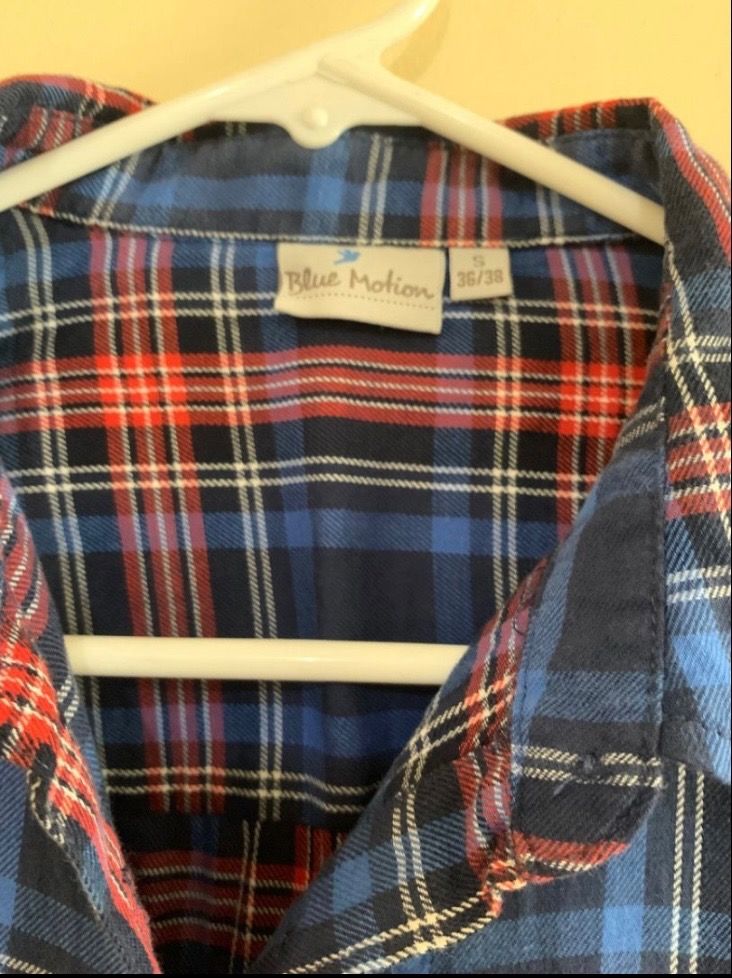 Blue Motion Longsleeve Womens (Category: Longsleeves) located in Valenzuela. Submitted by clickandshoppreloved (Listing ID 1466613646, Image 2). Description: Blue Motion Longsleeve Womens Onhand, Original Small OnTag (25-26L x 19.5W) Color : Striped Blue (Excellent Condition, Good As New).