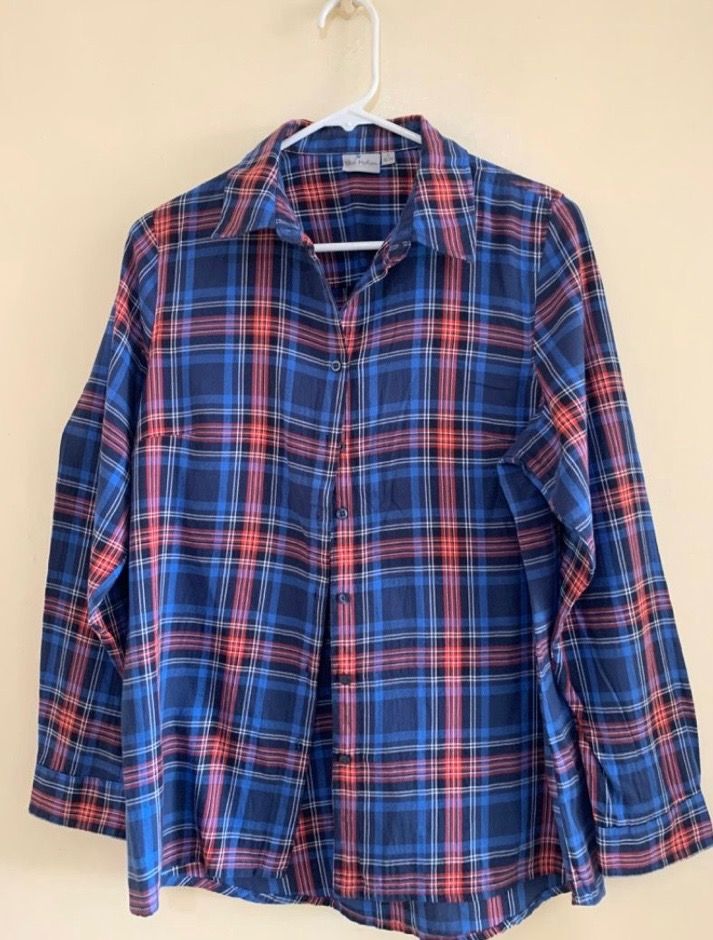 Blue Motion Longsleeve Womens (Category: Longsleeves) located in Valenzuela. Submitted by clickandshoppreloved (Listing ID 1466613646, Image 1). Description: Blue Motion Longsleeve Womens Onhand, Original Small OnTag (25-26L x 19.5W) Color : Striped Blue (Excellent Condition, Good As New).