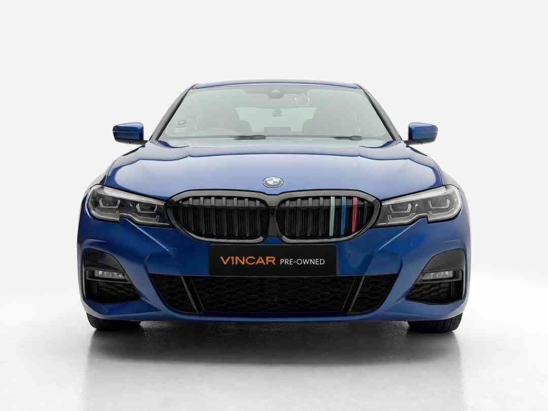 BMW 3 Series Sedan 318i M Sport (A) (Category: Used Cars) located in Singapore. Submitted by vincar_pre-owned (Listing ID 1466618098, Image 1). Description: BMW 318i is seen as a good entry point into the BMW 3 Series lineup, offering the brand's renowned driving dynamics at a more accessible price point. It provides a balance of luxury, performance, and efficiency. In comparison to rivals in the luxury compact sedan segment, the 318i stands out 