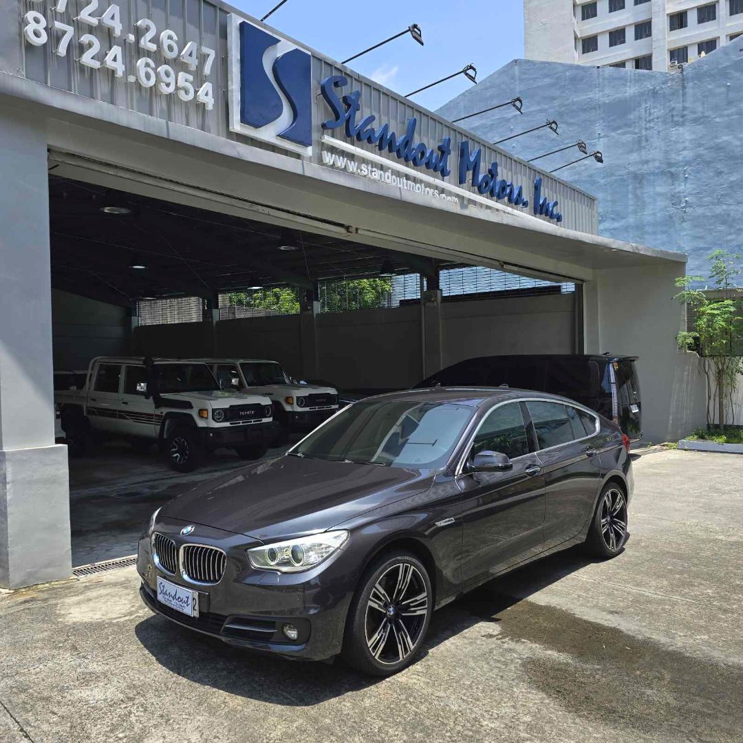 BMW 523i Sedan (A) (Category: Used Cars) located in Quezon City. Submitted by standout1595 (Listing ID 1466637018, Image 2). Description: 2018 BMW 523i GT 2.0L DOHC Turbo 8 Speed A/T RWD Curtain Airbag ABS Traction Control Keyless Entry Power Steering Power Window Power Seat Leather Seat 360 Camera Push Start 20” Alloy Wheel Soft-Close Vacuum Door Rear AC Vent .