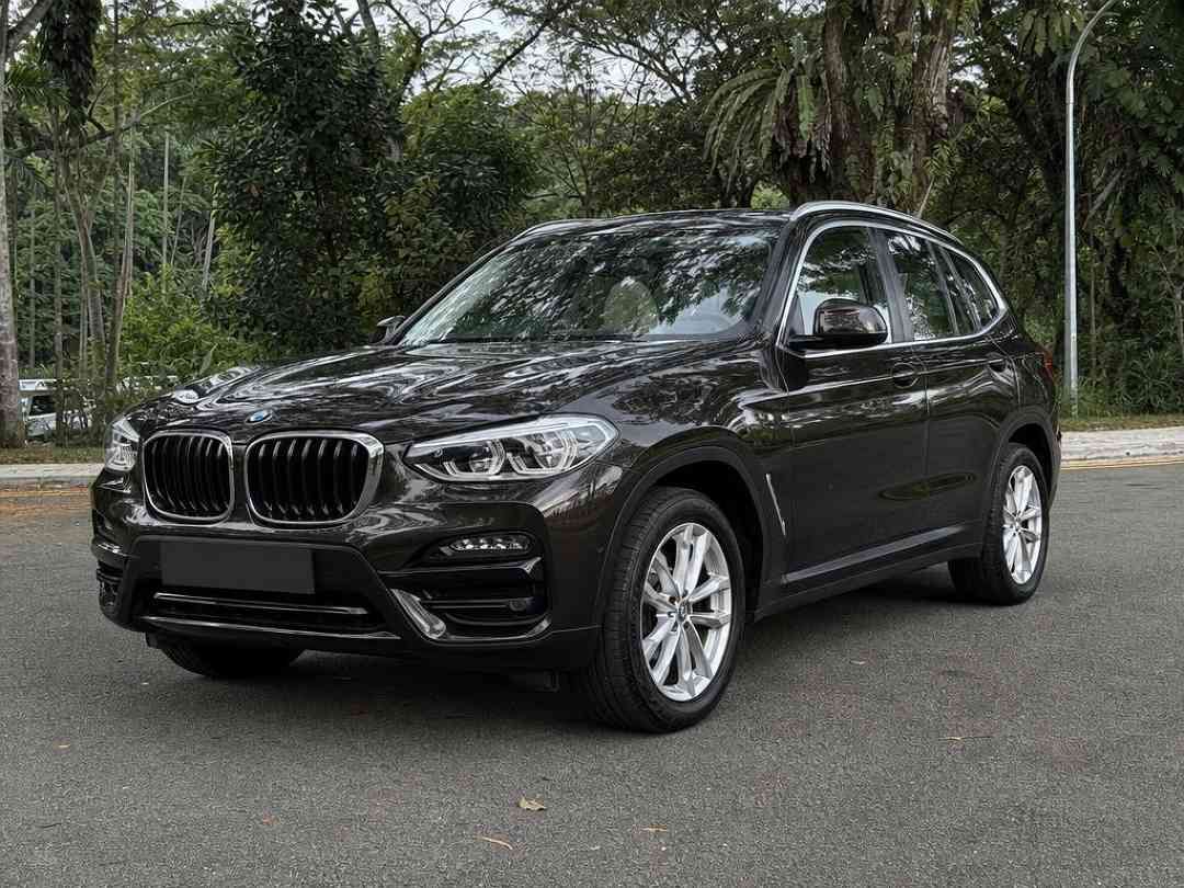 BMW X3 sDrive20i (A) (Category: Used Cars) located in Singapore. Submitted by carousell_certified_partners (Listing ID 1466600295, Image 1). Description: 1 owner unit with full agent service records available. Well cared for with original paintwork and kept in pristine condition inside and out. Enjoy added peace of mind with a lifetime engine warranty included. All trade-ins welcome. Bank/ in-house loan available. Contact us today to arrange a vi