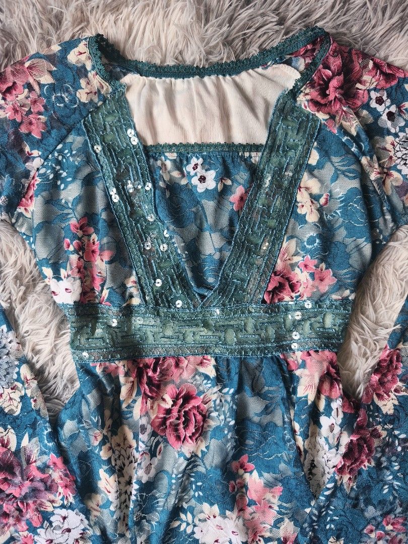 Bohemian Fairy Style Sequins Top (Category: Others Tops) located in General Trias. Submitted by shanicemau09687 (Listing ID 1466709162, Image 3). Description: (Xs-S)bust: 32in, length: 22in no issue.