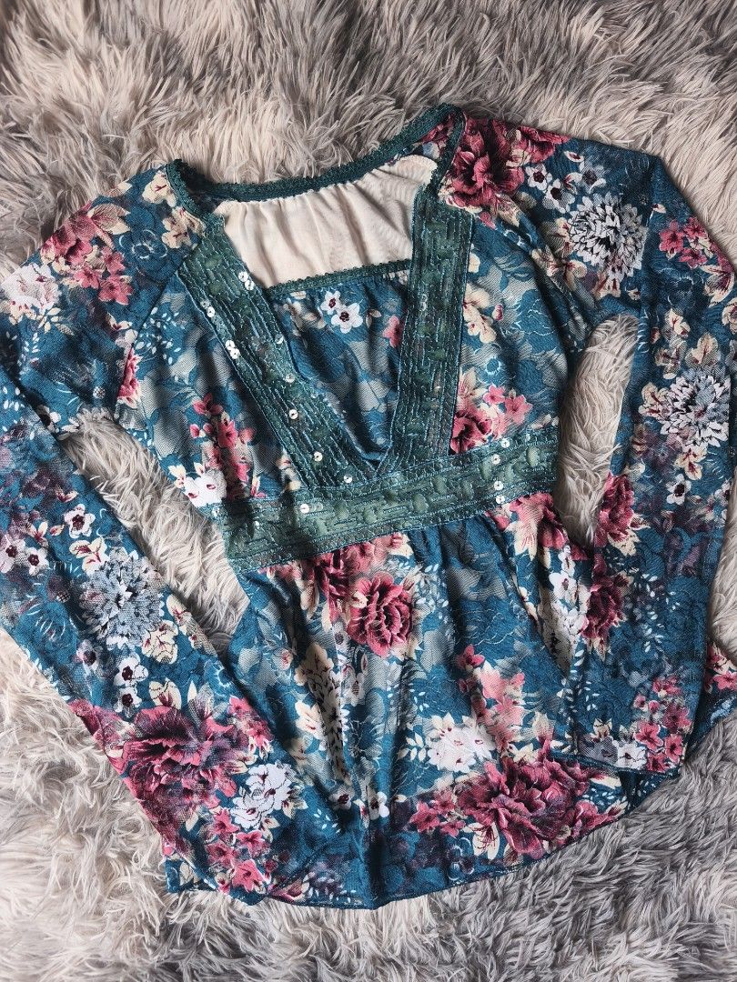 Bohemian Fairy Style Sequins Top (Category: Others Tops) located in General Trias. Submitted by shanicemau09687 (Listing ID 1466709162, Image 2). Description: (Xs-S)bust: 32in, length: 22in no issue.