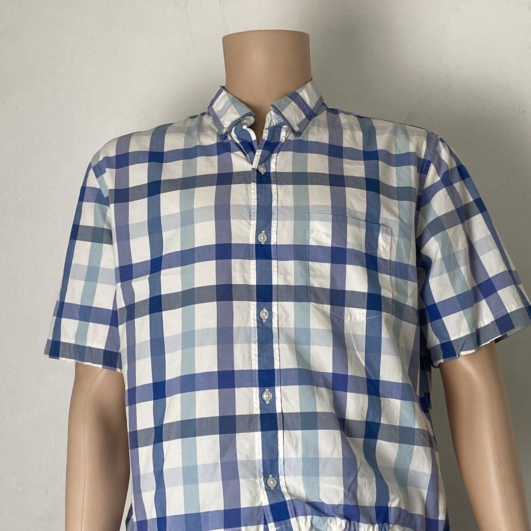 BONOBOS 👕| White Plaid Crop Polo (Category: Tshirts & Polo Shirts ) located in Bulacan. Submitted by orc.ph (Listing ID 1466641679, Image 3). Description: BONOBOS 👕| White Plaid Crop Polo Material Used: Cotton - White - Short Sleeve - Button Down - Single Pocket - Button Closure - Plaid Pattern Design - Formal - Semi Formal - Crop Polo Size: L Width: 21 Length: 22 Used Condition. Minor Visible Flaws. Issue: Yellow Sweat Stains ⚠️ Note: For Insp