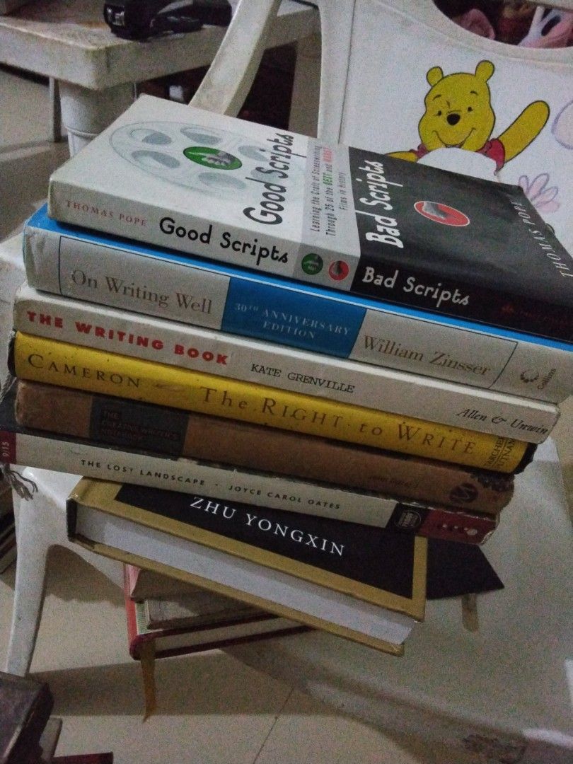 Books about writing (Category: Storybooks) located in Manila. Submitted by completinggaddiscollection (Listing ID 1466722248, Image 1). Description: as set books: - Good Scripts Bad Scripts by Thomas Pope - [HB] On Writing Well by William Zinsser - The Writing Book by Kate Grenville - [HB] The Right To Write by Julia Cameron - [HB] The Creative Writer's Notebook - The Lost Paradise by Joyce Carol Oates (Uncorrected Version) dm for more info.