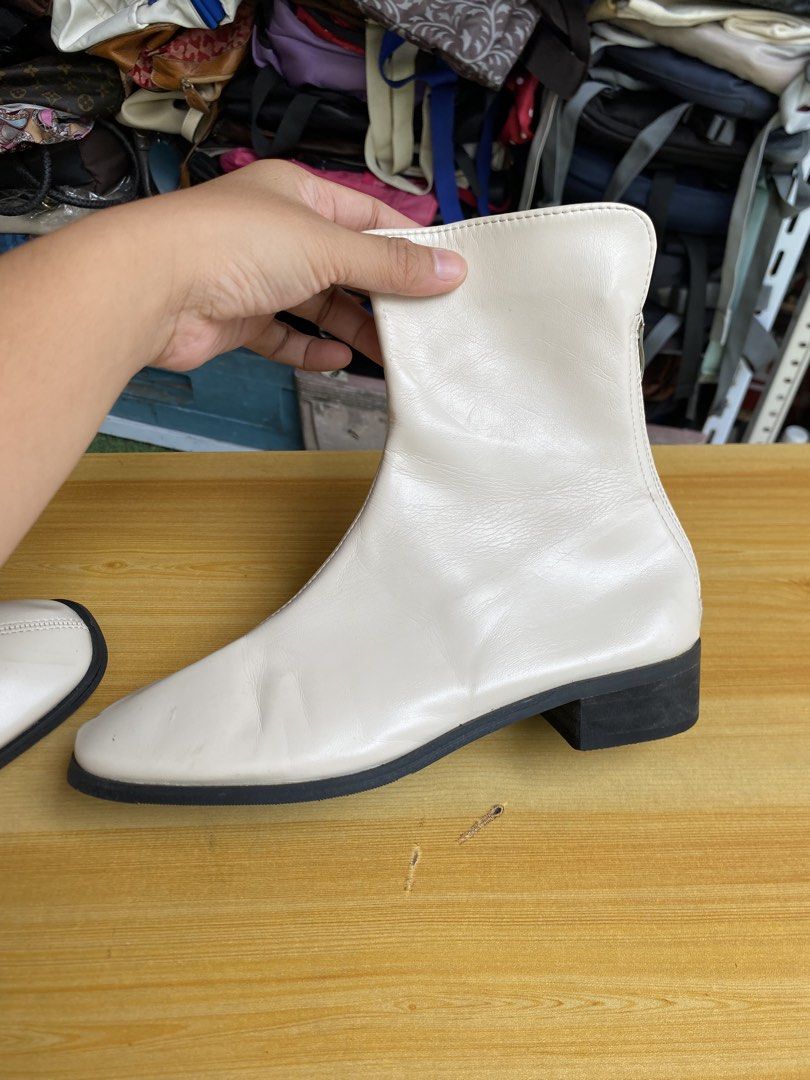 Boots (Category: Boots) located in Davao. Submitted by kurt2021.turtle (Listing ID 1466598092, Image 3). Description: .