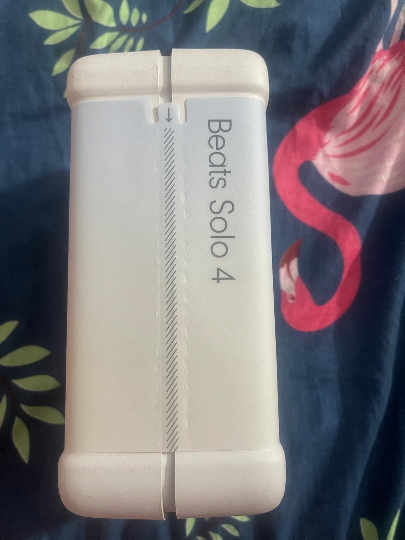 Brand new BEATS solo 4 (Category: Headphones & Headsets) located in Manila. Submitted by goutson (Listing ID 1466764479, Image 2). Description: Brand new BEATS solo 4 Selling for 10k Meet-up / pick-up mendiola police station tuesday to sunday 9am to 9pm only.