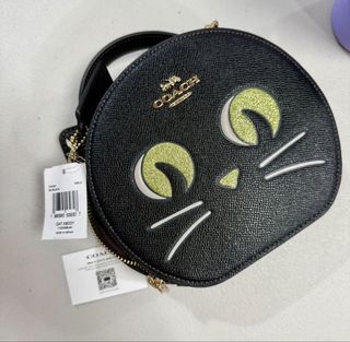 (Category: ) located in . Submitted by annieprelovedshop (Listing ID 1466659127, Image 1). Description: .