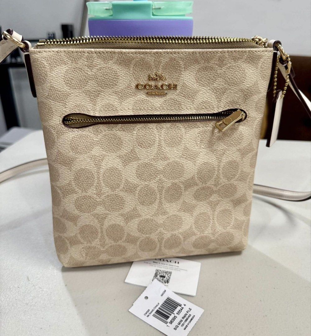 BRANDNEW - COACH MINI FILE BAG (Category: Cross-body Bags) located in San Fernando. Submitted by annieprelovedshop (Listing ID 1466658869, Image 1). Description: 💯 ORIGINAL.