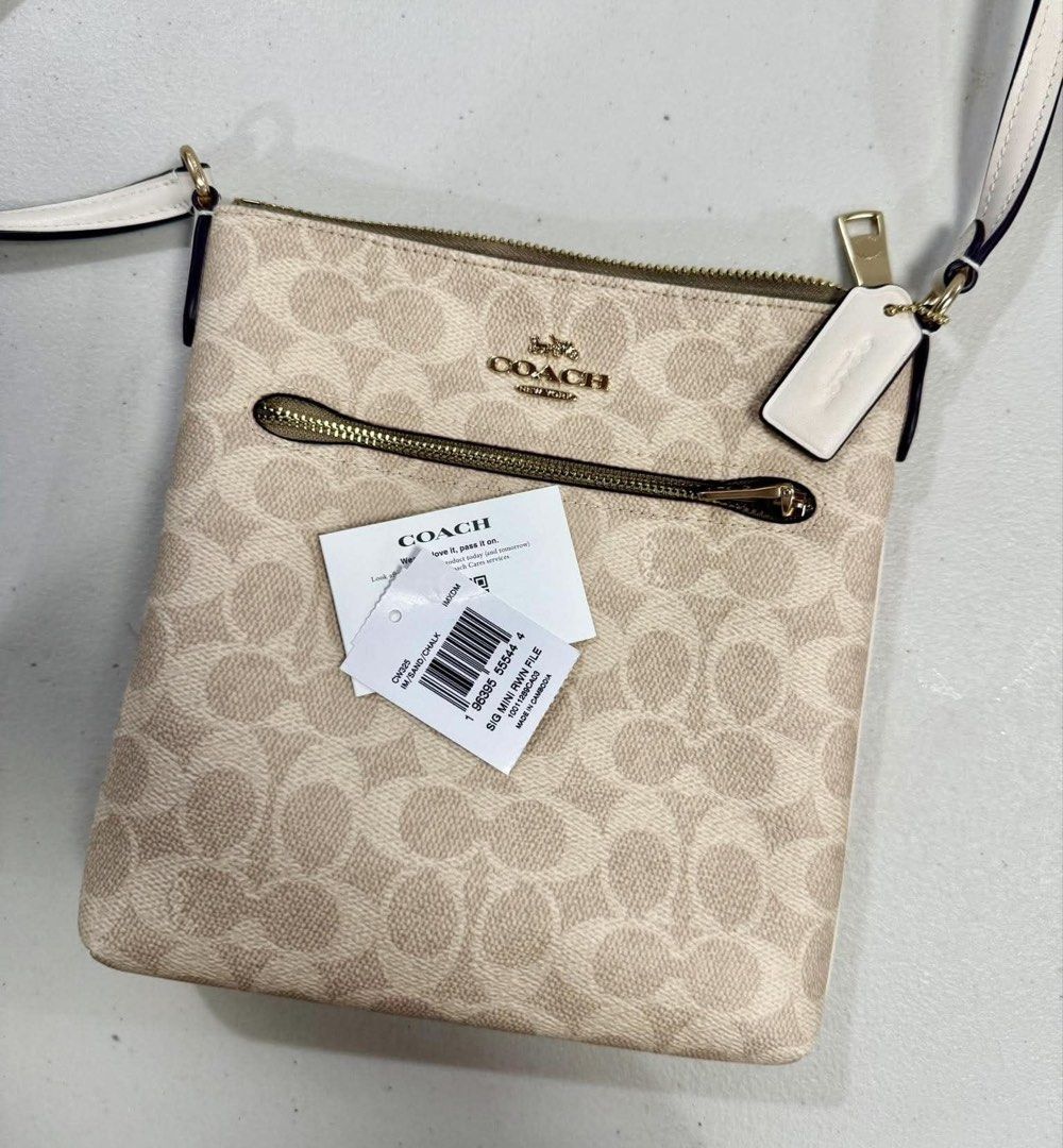 BRANDNEW - COACH MINI FILE BAG (Category: Cross-body Bags) located in San Fernando. Submitted by annieprelovedshop (Listing ID 1466658869, Image 2). Description: 💯 ORIGINAL.