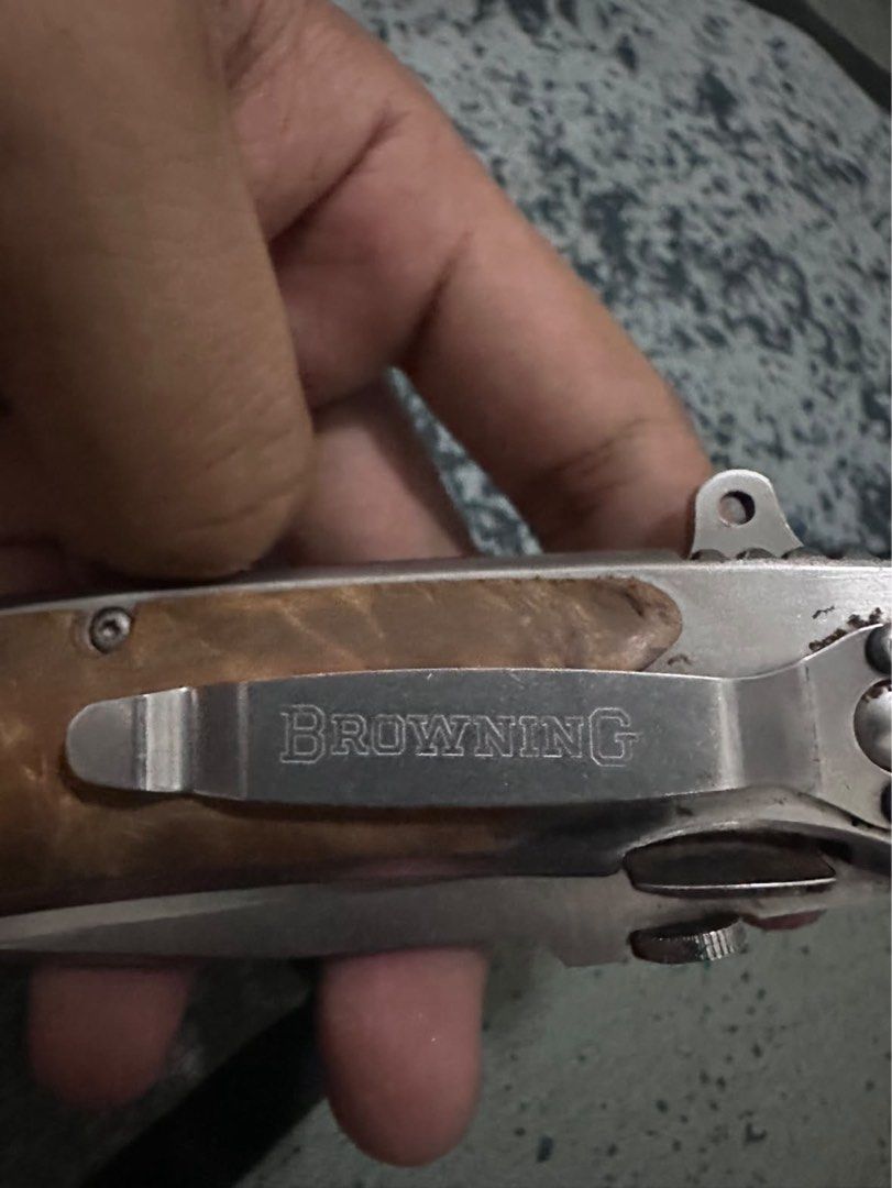 Browing Wood Hunting Knife (Category: Vintage Collectibles) located in Caloocan City. Submitted by sijeyyy9320 (Listing ID 1466630662, Image 3). Description: .