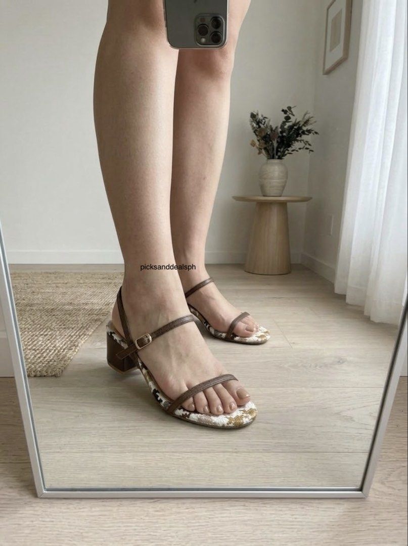 Brown Block Heels (Category: Heels) located in Quezon City. Submitted by secondchanceplease (Listing ID 1466721074, Image 1). Description: used once rfs: got fat cant use anymore.