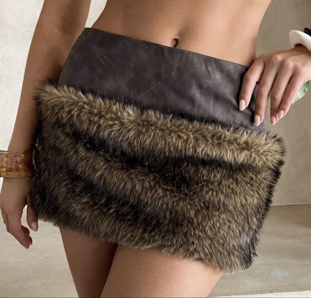 Brown Fur Skirt (Category: Skirts) located in Quezon City. Submitted by kendallny (Listing ID 1466690520, Image 1). Description: orig price: ₱483.