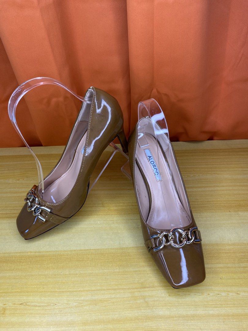 brown glossy square-toe block heel pumps (Category: Heels) located in Davao. Submitted by kurt2021.turtle (Listing ID 1466602340, Image 3). Description: .