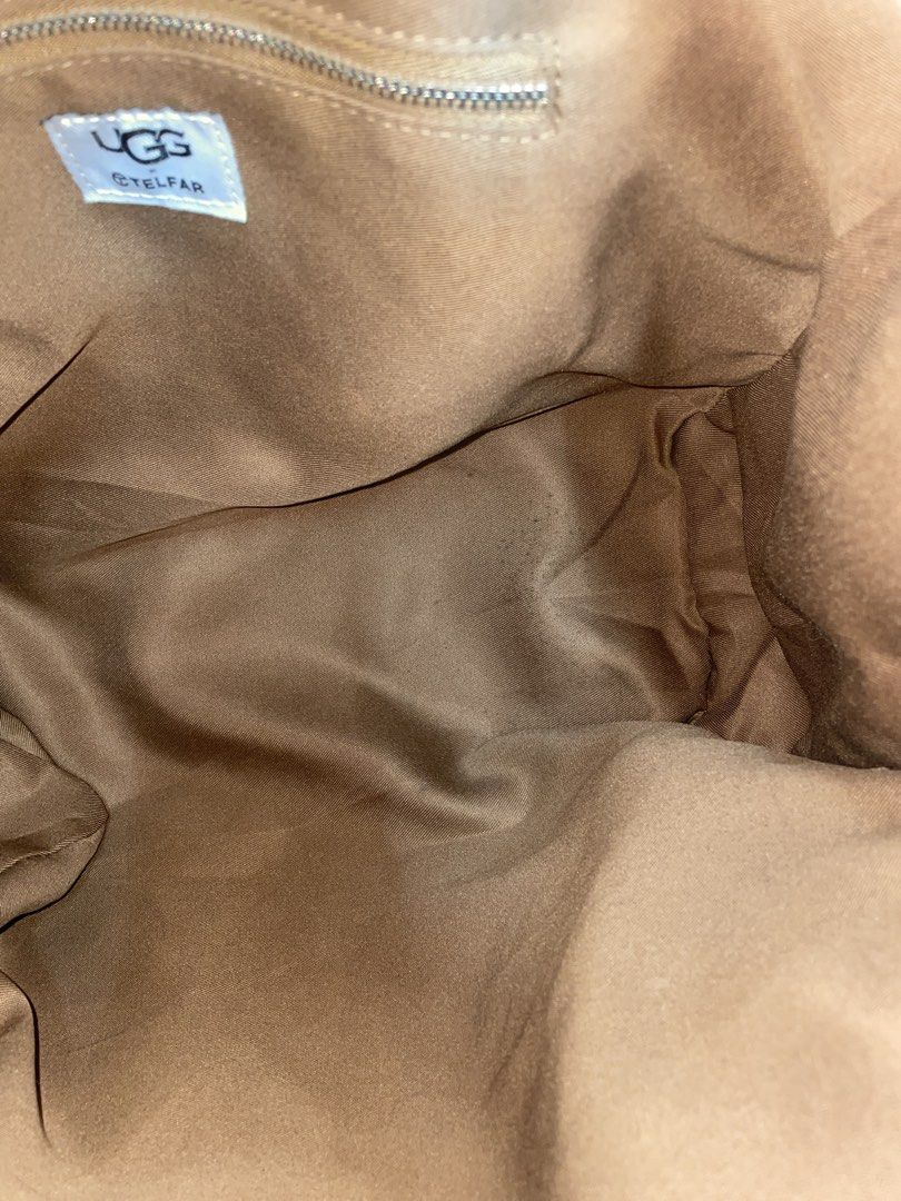 Brown Medium Tote Bag (Category: Tote Bags) located in Quezon City. Submitted by gems4sale (Listing ID 1466700416, Image 3). Description: !nsp0_only Telfar UGG.