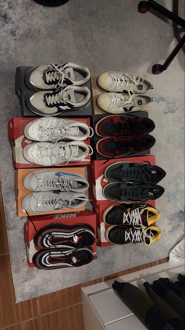 Bulk sneakers deal (Category: Sneakers) located in Paranaque City. Submitted by xxxavi (Listing ID 1466732068, Image 1). Description: Pack of 8 used sneakers all legit! Rush buy for 5k, full pack!! Mostly size 12 Except for: Veja - size 11.5 Nike Dunks - size 12.5.