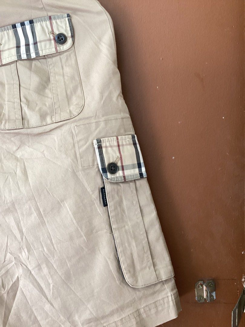Burberry Cargo Short (Category: Shorts) located in Siaton. Submitted by thrift_bor (Listing ID 1466668909, Image 3). Description: Burberry Cargo Short♻️ Dimes 30x21 Very good condition No issue Pm📩 Dumaguete City.