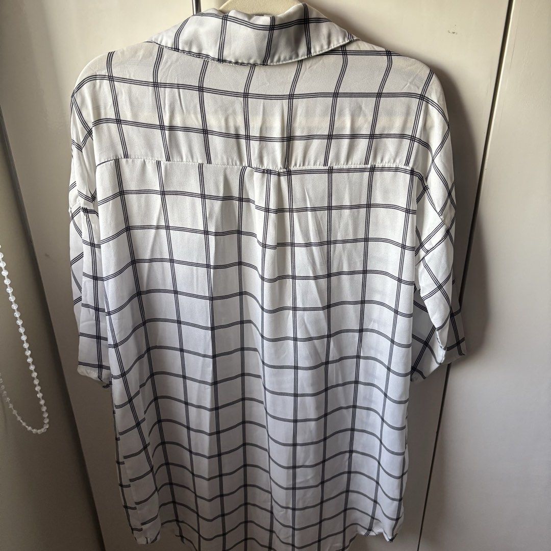 button down shirt (Category: Longsleeves) located in Manila. Submitted by lavieelle (Listing ID 1466606663, Image 3). Description: - white button down shirt with grid pattern - oversized long sleeve - best fit small to medium frames - can be used as dress or top - rfs: decluttering .