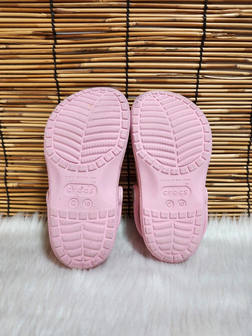 C10- Preloved Original Crocs for kids (Category: Babies & Kids Fashion) located in Navotas City. Submitted by FluffyFeet (Listing ID 1466730851, Image 3). Description: NEW ARRIVAL❗️ This is a PRELOVED ORIGINAL CROCS FOR KIDS‼️ Please managed your expectations ❤️ 📌 Strictly MINE NOW, PAY NOW ONLY❗️ (Unless suki na po na maayos kausap at iwas cancellation) 📌 You may ask for other photos before placing order/s STRICTLY NO RETURN, NO EXCHANGE UNLES