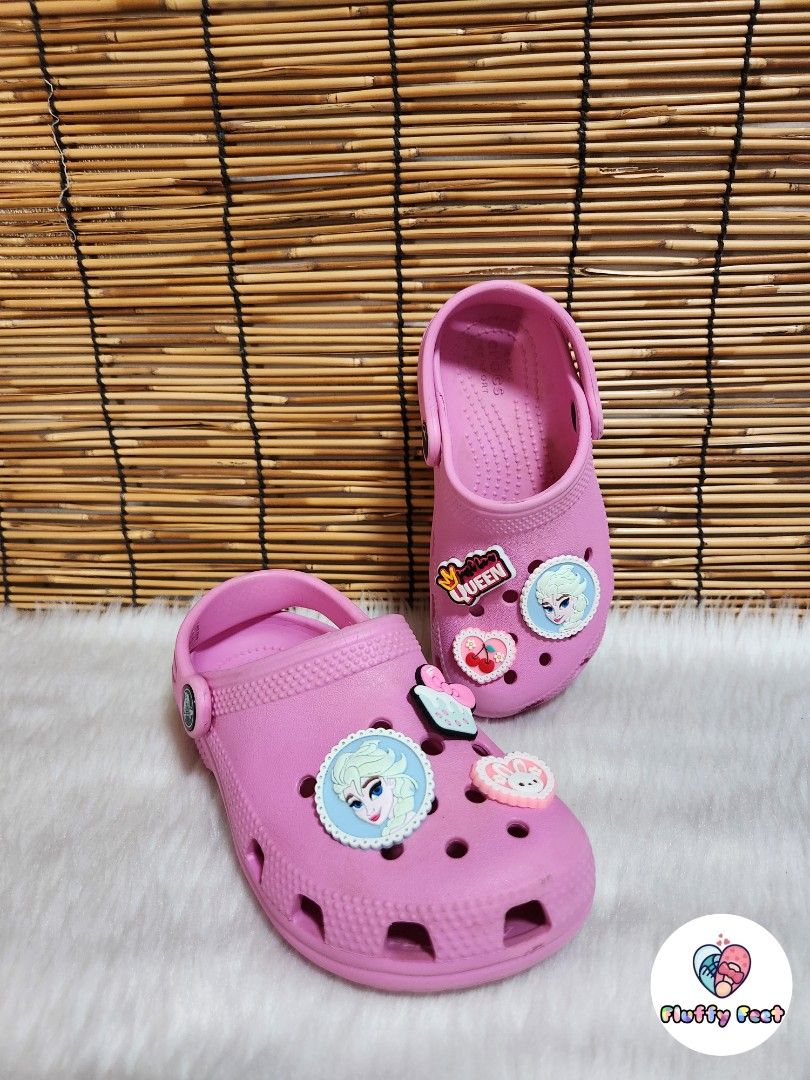 C11- Preloved Original Crocs for kids (Category: Babies & Kids Fashion) located in Navotas City. Submitted by FluffyFeet (Listing ID 1466729538, Image 2). Description: NEW ARRIVAL❗️ This is a PRELOVED ORIGINAL CROCS FOR KIDS‼️ Please managed your expectations ❤️ 📌 Strictly MINE NOW, PAY NOW ONLY❗️ (Unless suki na po na maayos kausap at iwas cancellation) 📌 You may ask for other photos before placing order/s STRICTLY NO RETURN, NO EXCHANGE UNLES
