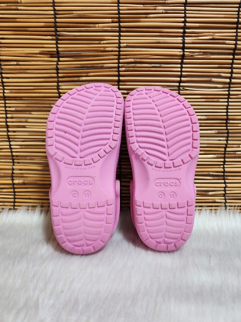C11- Preloved Original Crocs for kids (Category: Babies & Kids Fashion) located in Navotas City. Submitted by FluffyFeet (Listing ID 1466729538, Image 3). Description: NEW ARRIVAL❗️ This is a PRELOVED ORIGINAL CROCS FOR KIDS‼️ Please managed your expectations ❤️ 📌 Strictly MINE NOW, PAY NOW ONLY❗️ (Unless suki na po na maayos kausap at iwas cancellation) 📌 You may ask for other photos before placing order/s STRICTLY NO RETURN, NO EXCHANGE UNLES