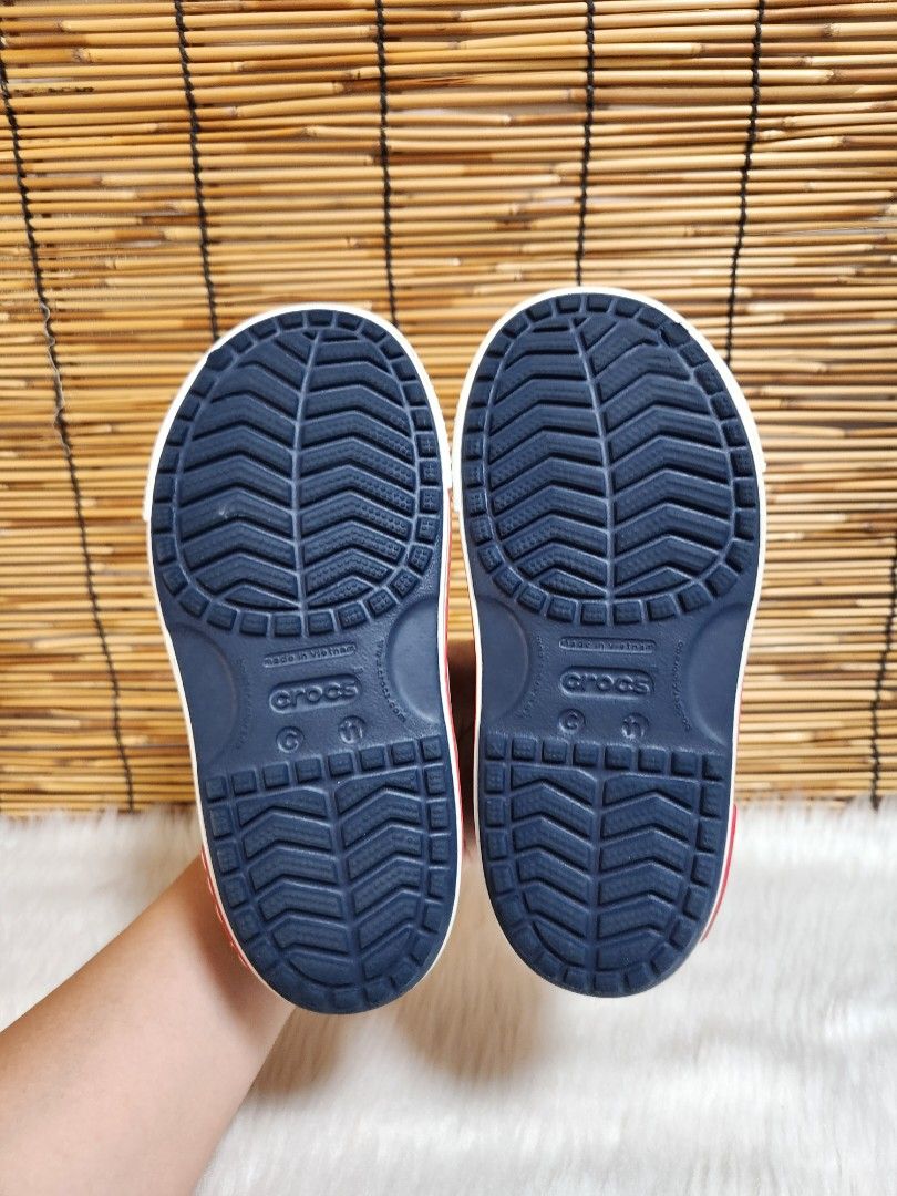 C11- Preloved Original Crocs for kids (Category: Babies & Kids Fashion) located in Navotas City. Submitted by FluffyFeet (Listing ID 1466733832, Image 2). Description: NEW ARRIVAL❗️ This is a PRELOVED ORIGINAL CROCS FOR KIDS‼️ Please managed your expectations ❤️ 📌 Strictly MINE NOW, PAY NOW ONLY❗️ (Unless suki na po na maayos kausap at iwas cancellation) 📌 You may ask for other photos before placing order/s STRICTLY NO RETURN, NO EXCHANGE UNLES