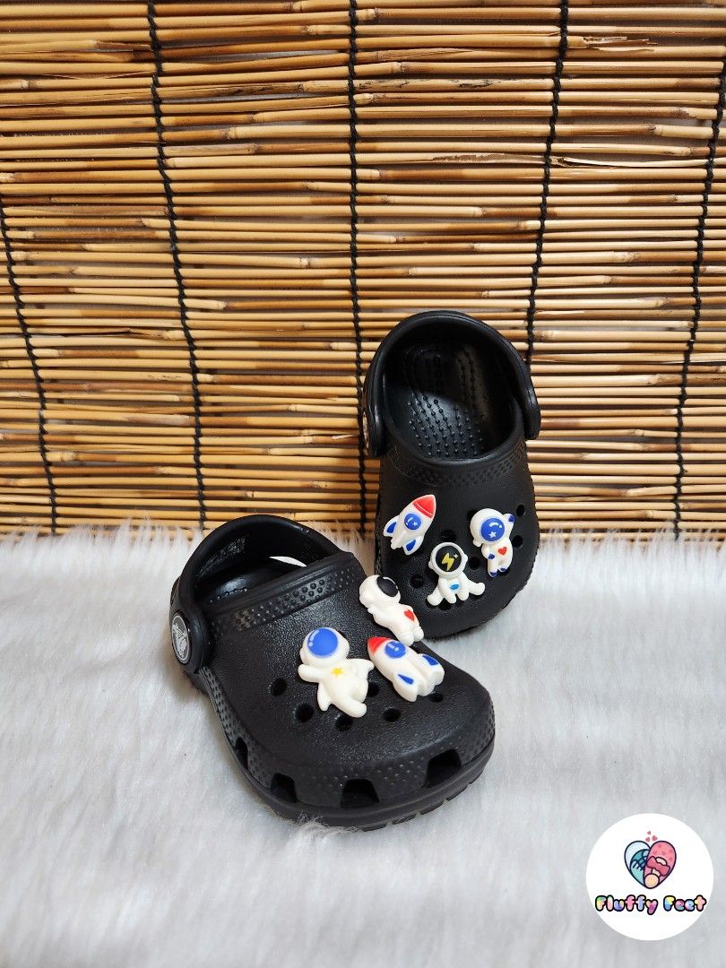 C4- Preloved Original Crocs for kids (Category: Babies & Kids Fashion) located in Navotas City. Submitted by FluffyFeet (Listing ID 1466730172, Image 2). Description: NEW ARRIVAL❗️ This is a PRELOVED ORIGINAL CROCS FOR KIDS‼️ Please managed your expectations ❤️ 📌 Strictly MINE NOW, PAY NOW ONLY❗️ (Unless suki na po na maayos kausap at iwas cancellation) 📌 You may ask for other photos before placing order/s STRICTLY NO RETURN, NO EXCHANGE UNLESS