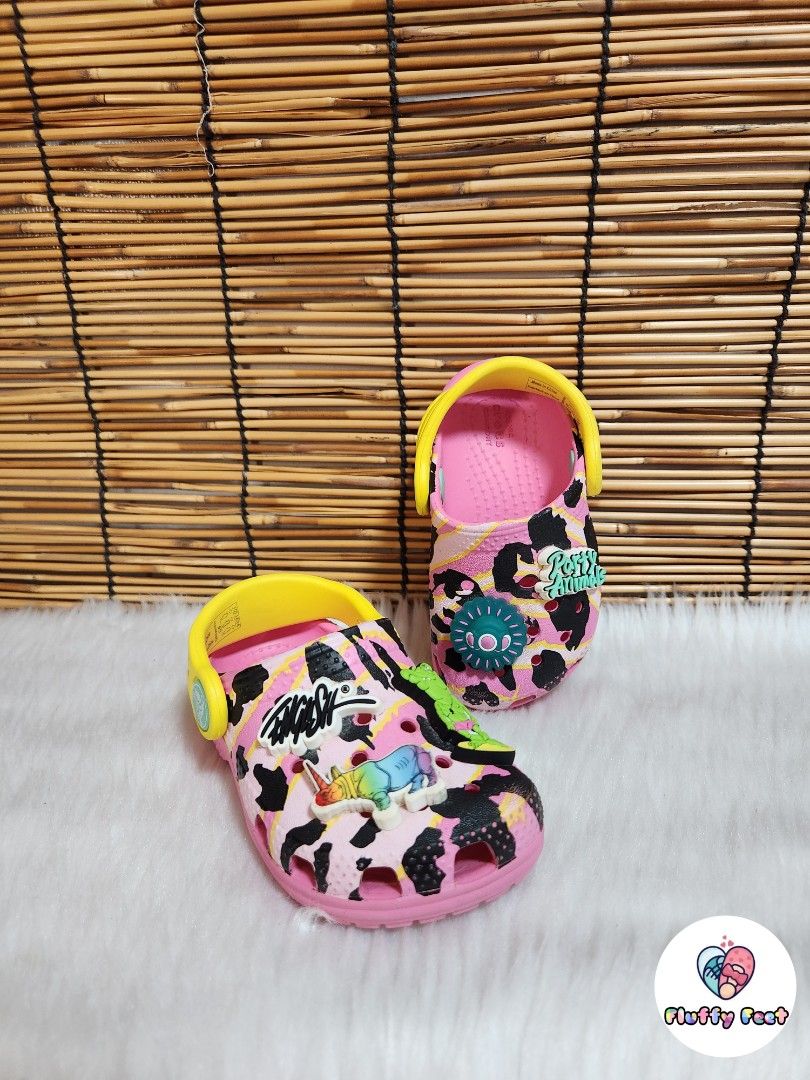 C5- Preloved Original Crocs for kids (Category: Babies & Kids Fashion) located in Navotas City. Submitted by FluffyFeet (Listing ID 1466736788, Image 2). Description: NEW ARRIVAL❗️ This is a PRELOVED ORIGINAL CROCS FOR KIDS‼️ Please managed your expectations ❤️ 📌 Strictly MINE NOW, PAY NOW ONLY❗️ (Unless suki na po na maayos kausap at iwas cancellation) 📌 You may ask for other photos before placing order/s STRICTLY NO RETURN, NO EXCHANGE UNLESS